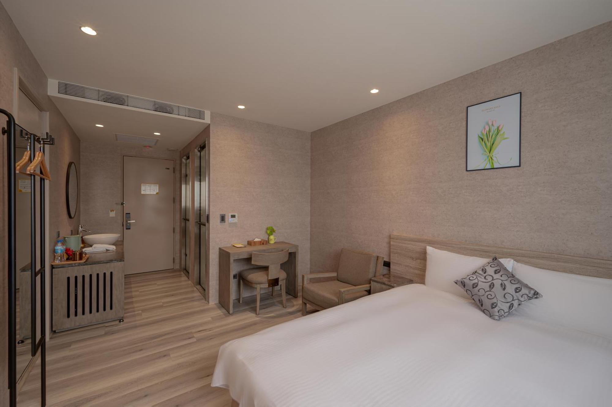 In Joy Hotel Тайджун Екстериор снимка