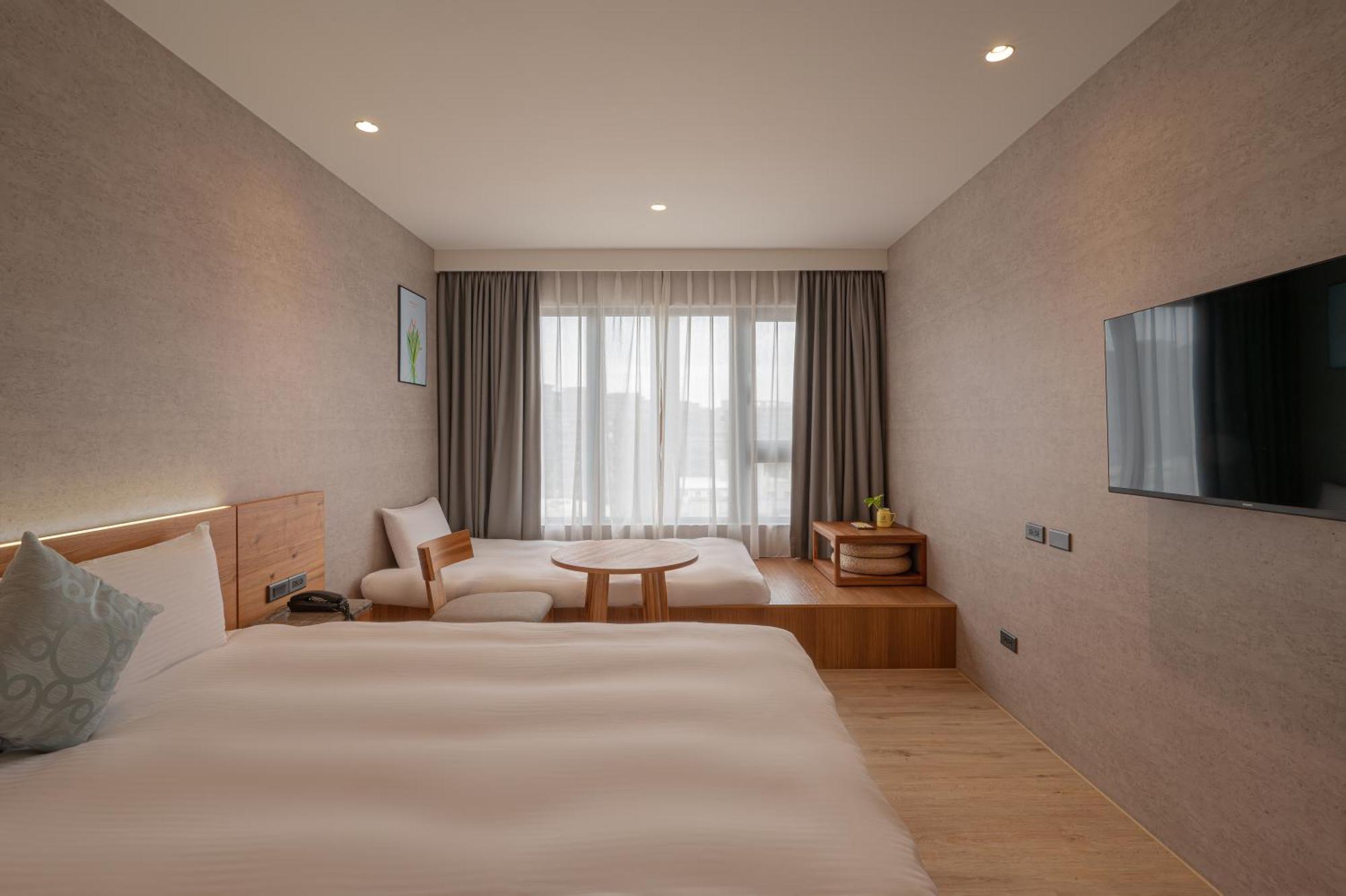 In Joy Hotel Тайджун Екстериор снимка