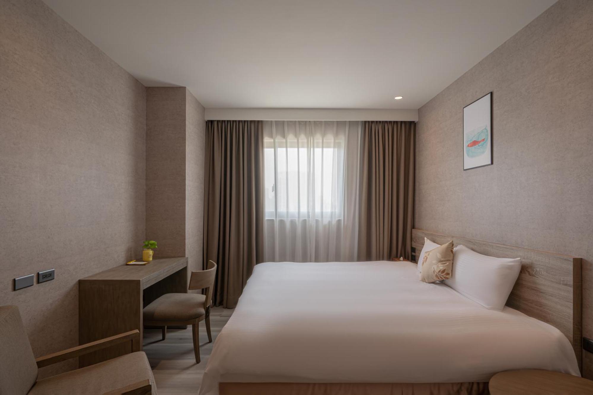 In Joy Hotel Тайджун Екстериор снимка