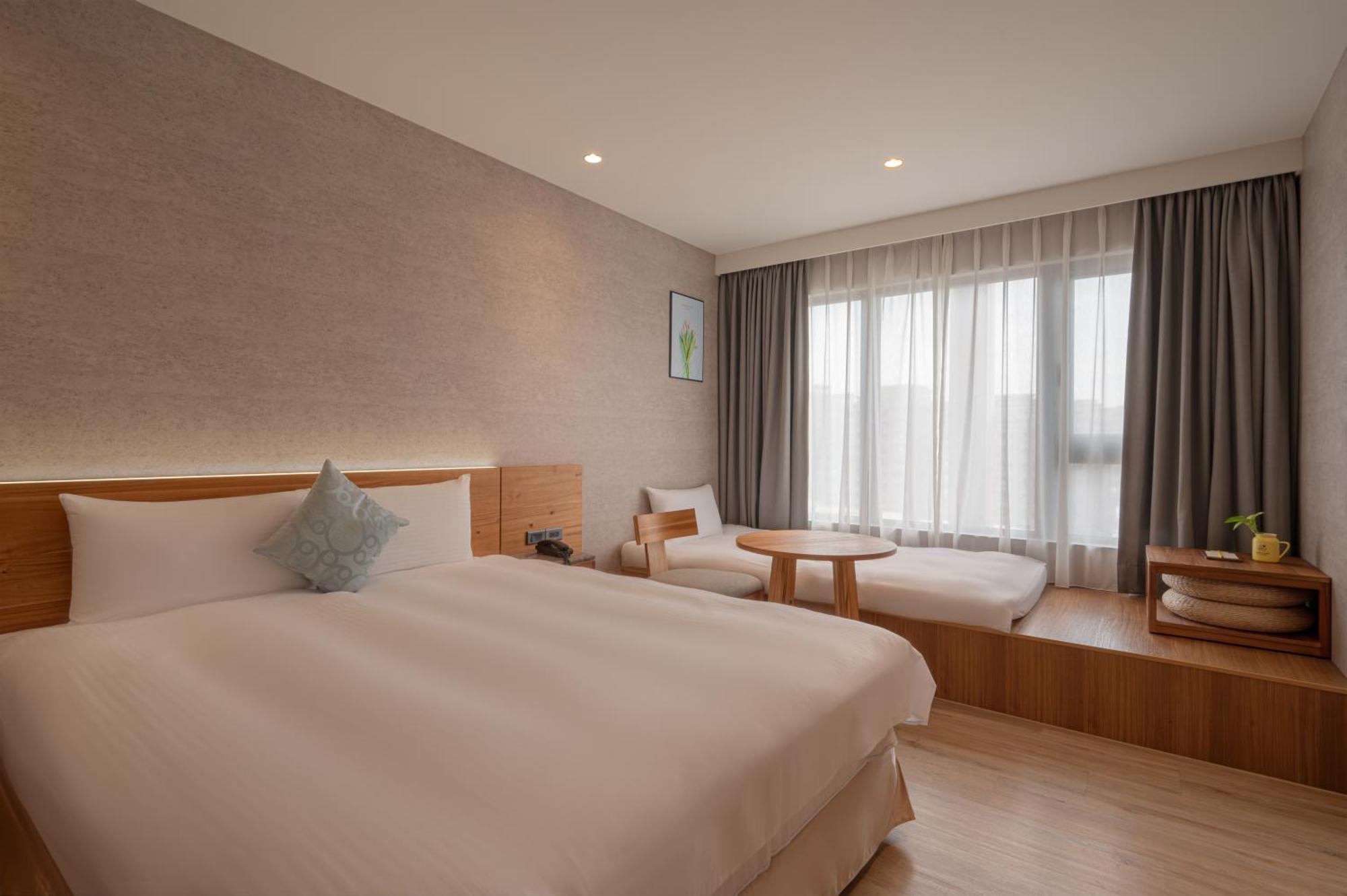 In Joy Hotel Тайджун Екстериор снимка