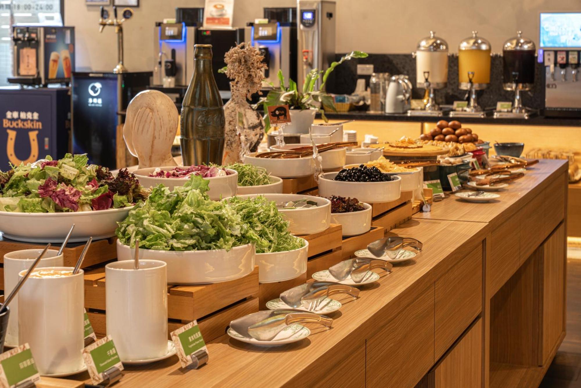 In Joy Hotel Тайджун Екстериор снимка
