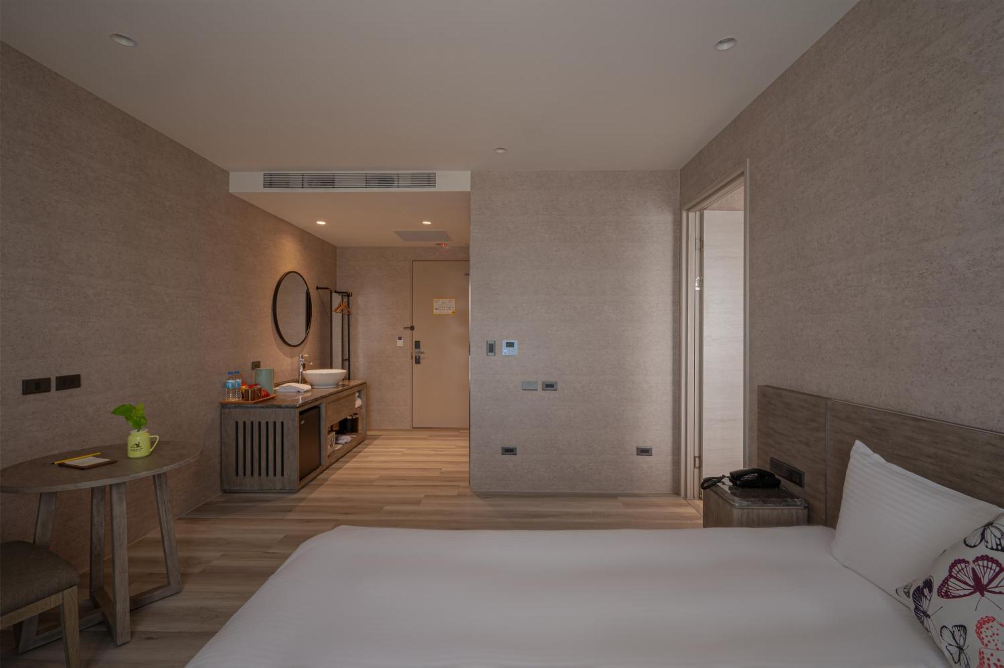In Joy Hotel Тайджун Екстериор снимка
