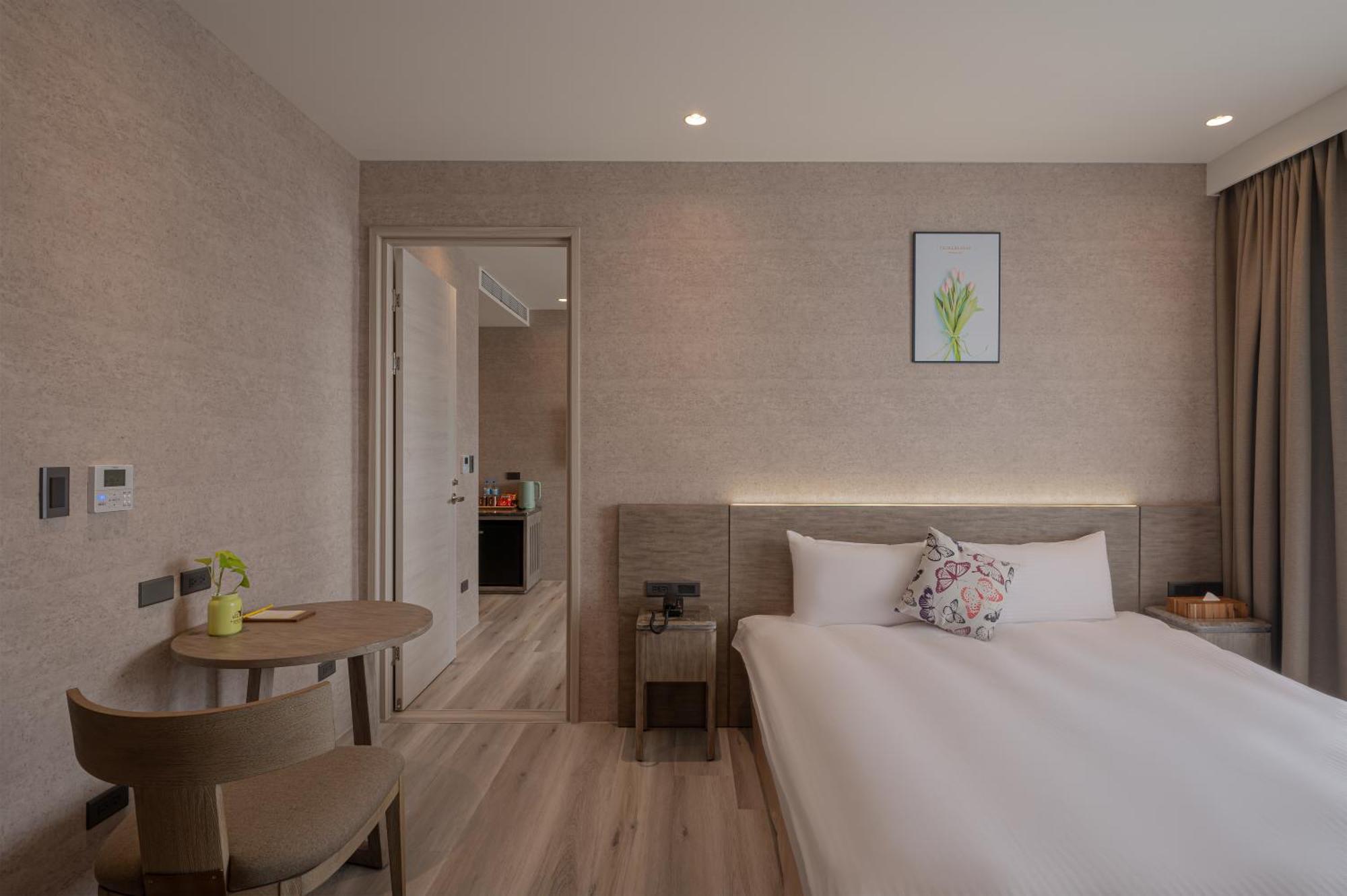 In Joy Hotel Тайджун Екстериор снимка