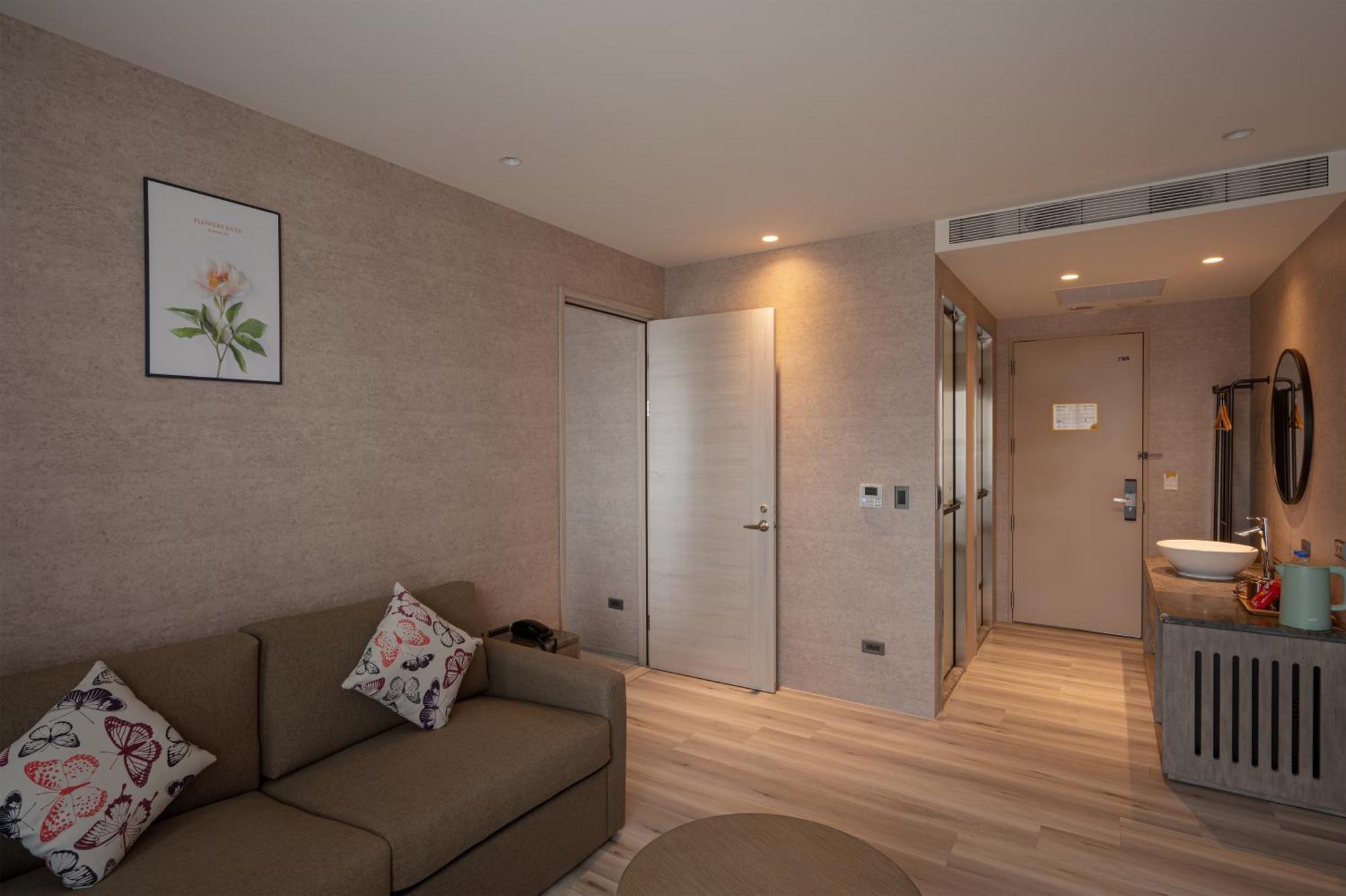 In Joy Hotel Тайджун Екстериор снимка